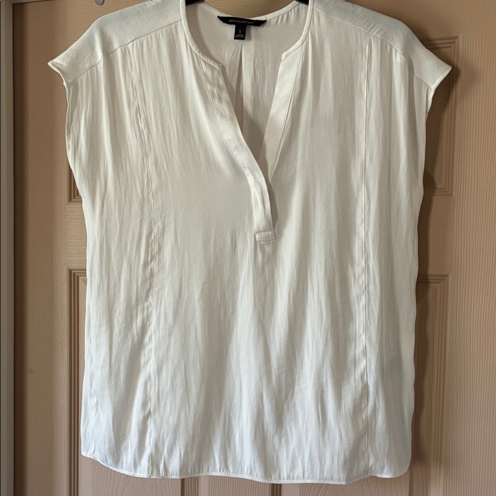 Banana Republic White Cap-Sleeve V-Neck Blouse